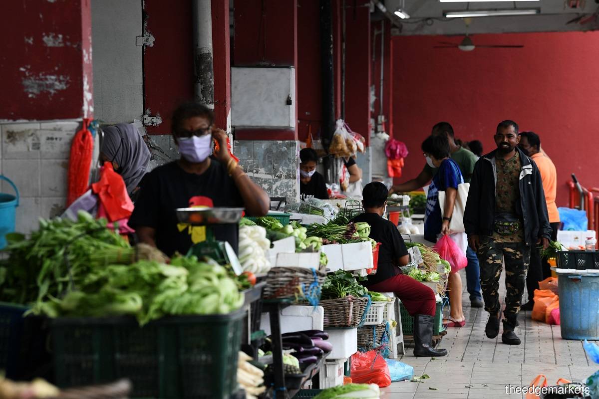 A wet market in Old Town, Petaling Jaya, Selangor. Malaysia also boosted rates for the first time in four years last month. (Photo by Low Yen Yeing/The Edge)